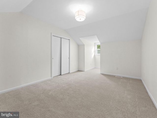 17 BRIARCREEK DR, Voorhees, NJ 08043