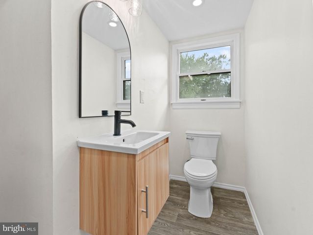 17 BRIARCREEK DR, Voorhees, NJ 08043