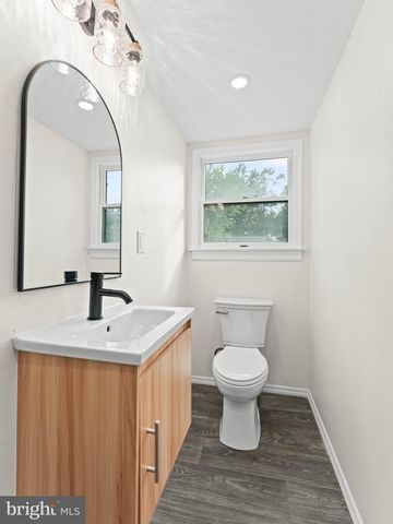 17 BRIARCREEK DR, Voorhees, NJ 08043
