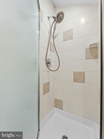 17 BRIARCREEK DR, Voorhees, NJ 08043