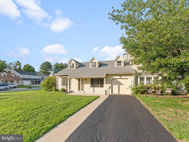 17 BRIARCREEK DR, Voorhees, NJ 08043