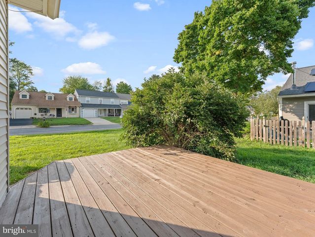 17 BRIARCREEK DR, Voorhees, NJ 08043