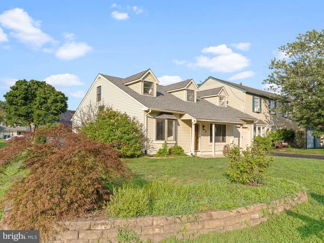 17 BRIARCREEK DR, Voorhees, NJ 08043