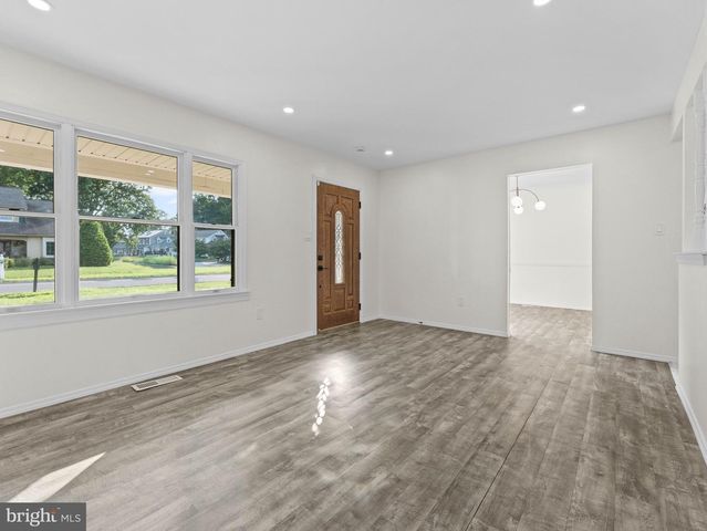 17 BRIARCREEK DR, Voorhees, NJ 08043