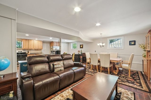 63 Hemlock Rd, Little Falls Twp., NJ 07424