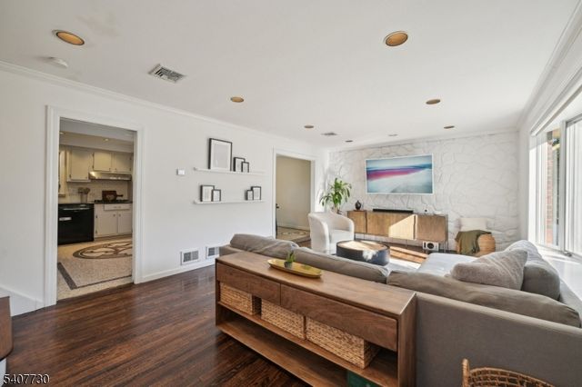 63 Hemlock Rd, Little Falls Twp., NJ 07424