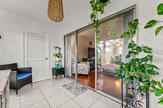 225 Bonnie Boulevard 302, Palm Springs, FL 33461