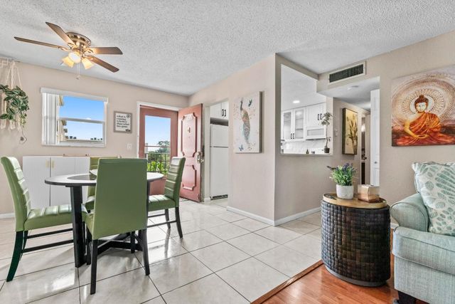 225 Bonnie Boulevard 302, Palm Springs, FL 33461