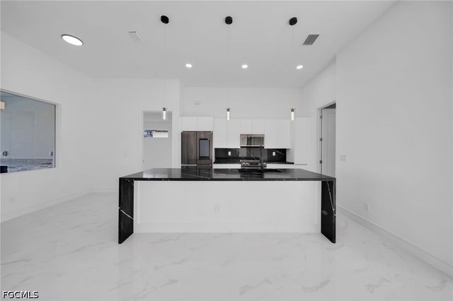 2712 NW 41st AVE, Cape Coral, FL 33993