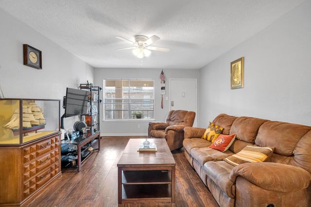 3535 E Nasa Parkway 90, Seabrook, TX 77586