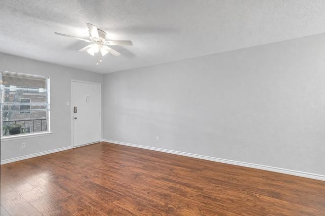 3535 E Nasa Parkway 90, Seabrook, TX 77586