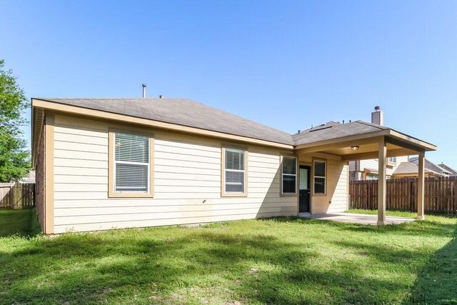443 Oak Chase Drive, Conroe, TX 77304