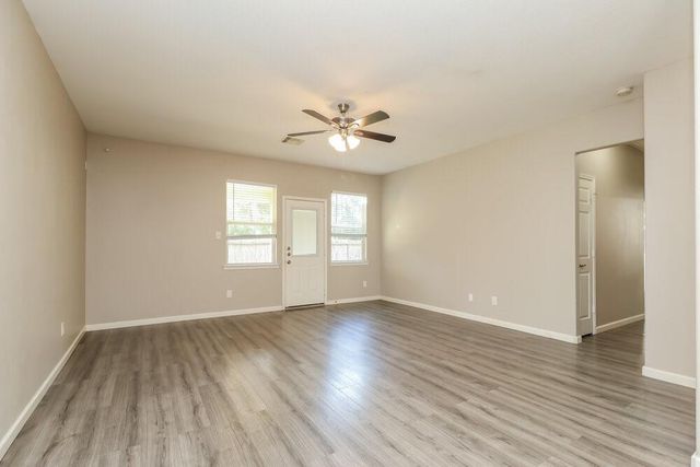 443 Oak Chase Drive, Conroe, TX 77304