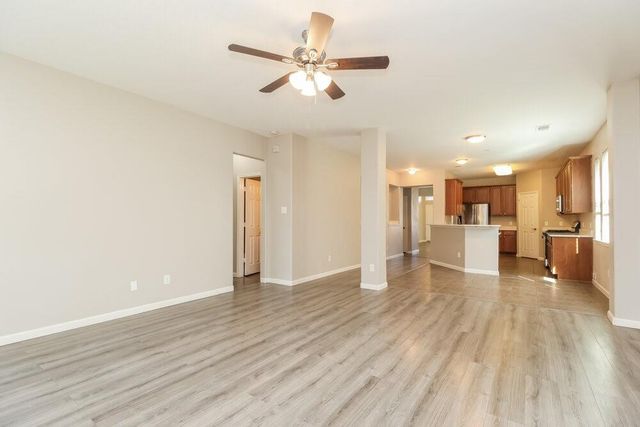 443 Oak Chase Drive, Conroe, TX 77304
