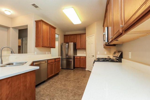 443 Oak Chase Drive, Conroe, TX 77304