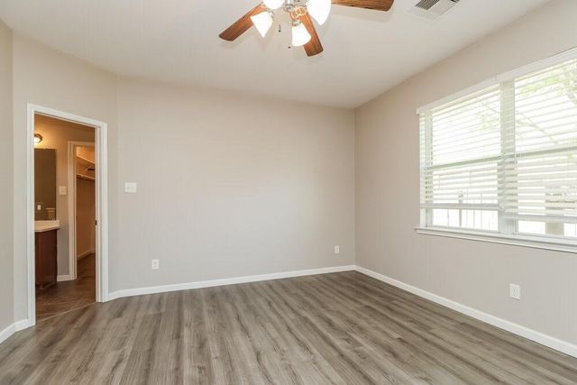 443 Oak Chase Drive, Conroe, TX 77304