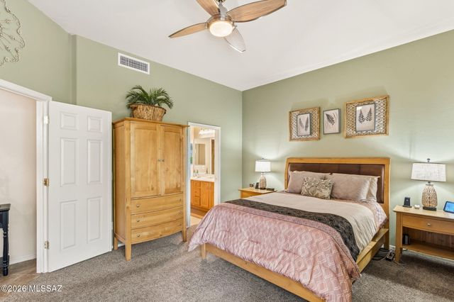 668 W Camino Del Bondadoso, Green Valley, AZ 85614