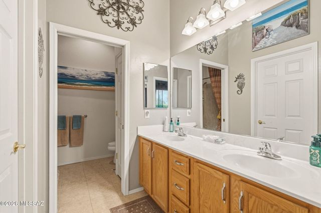 668 W Camino Del Bondadoso, Green Valley, AZ 85614