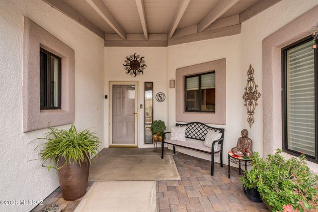 668 W Camino Del Bondadoso, Green Valley, AZ 85614