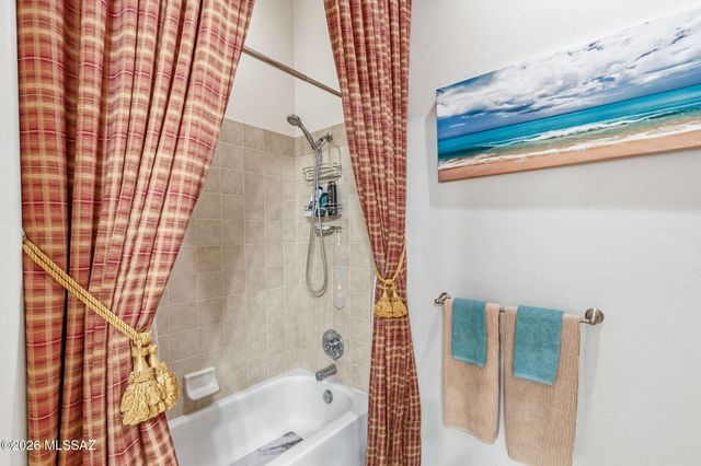 668 W Camino Del Bondadoso, Green Valley, AZ 85614