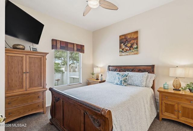 668 W Camino Del Bondadoso, Green Valley, AZ 85614