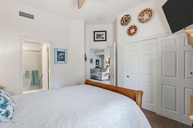 668 W Camino Del Bondadoso, Green Valley, AZ 85614