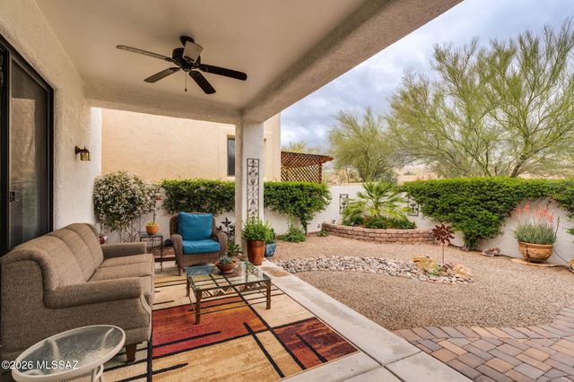 668 W Camino Del Bondadoso, Green Valley, AZ 85614