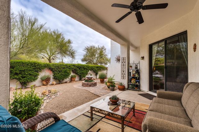 668 W Camino Del Bondadoso, Green Valley, AZ 85614