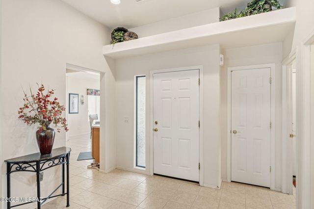 668 W Camino Del Bondadoso, Green Valley, AZ 85614