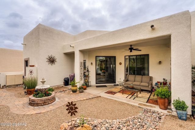 668 W Camino Del Bondadoso, Green Valley, AZ 85614