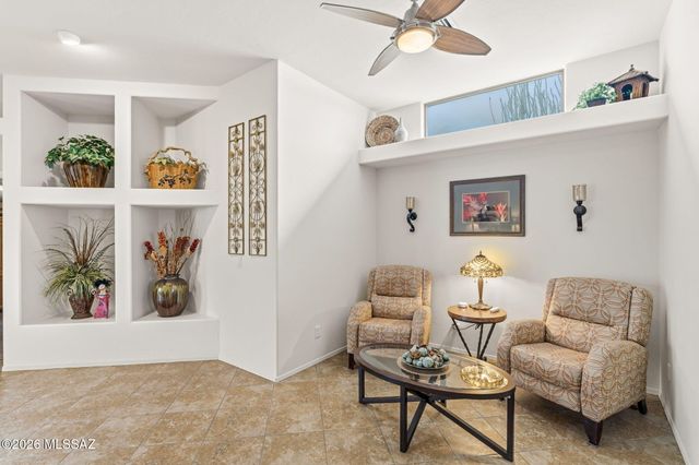 668 W Camino Del Bondadoso, Green Valley, AZ 85614