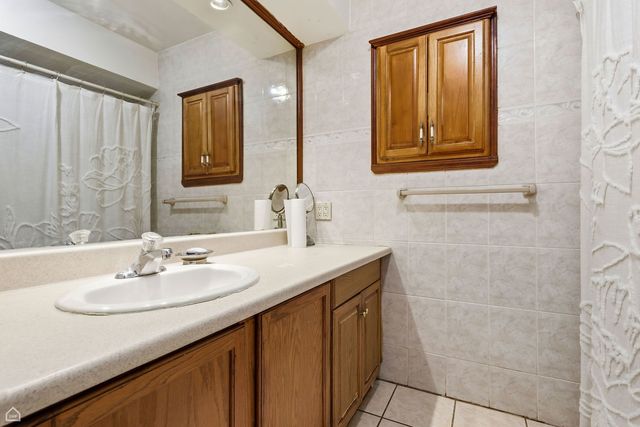 6310 N La Crosse Avenue, Chicago, IL 60646