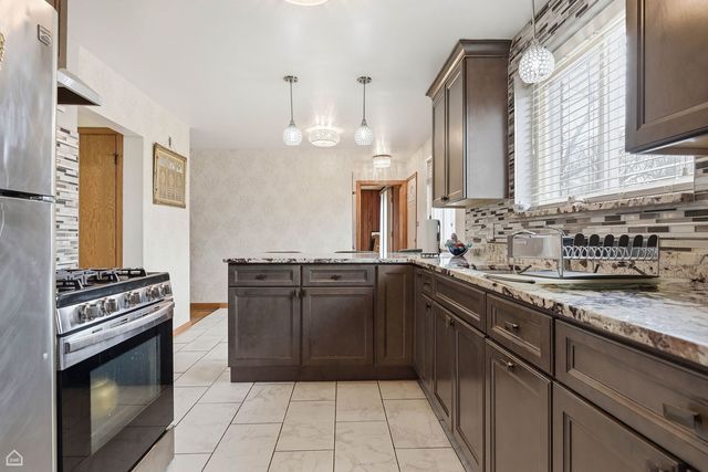 6310 N La Crosse Avenue, Chicago, IL 60646