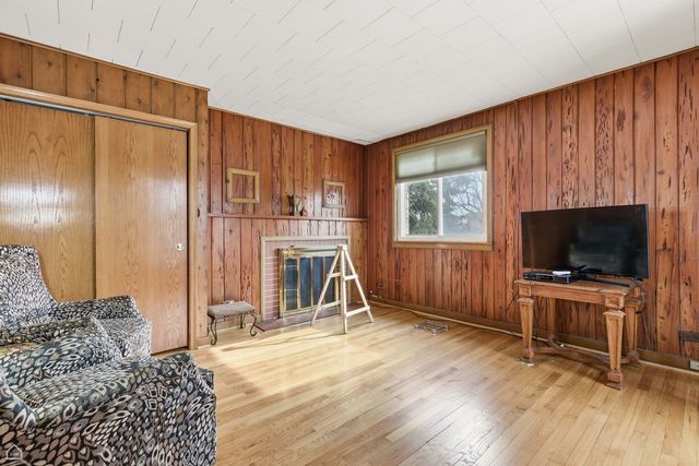 6310 N La Crosse Avenue, Chicago, IL 60646