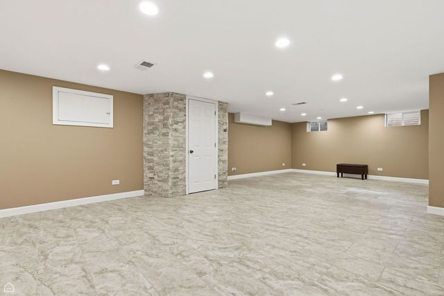 6310 N La Crosse Avenue, Chicago, IL 60646