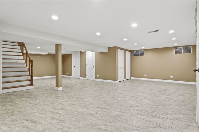 6310 N La Crosse Avenue, Chicago, IL 60646