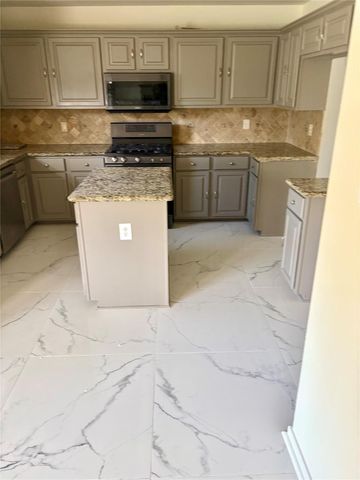 611 Brazos Trace Drive, Richmond, TX 77469