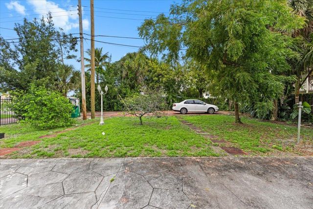 1091 NW 46th Avenue, Lauderhill, FL 33313