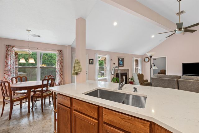 605 Pelican Street, Magnolia, TX 77355