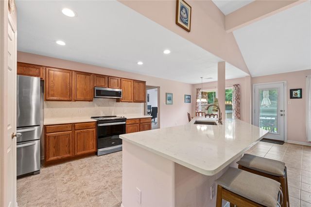 605 Pelican Street, Magnolia, TX 77355