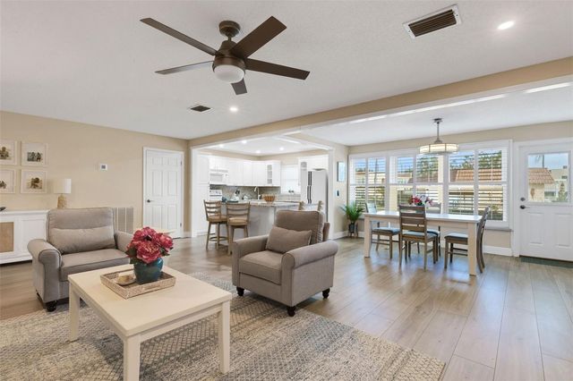 122 BUTTONWOOD CIRCLE 122, Seminole, FL 33777