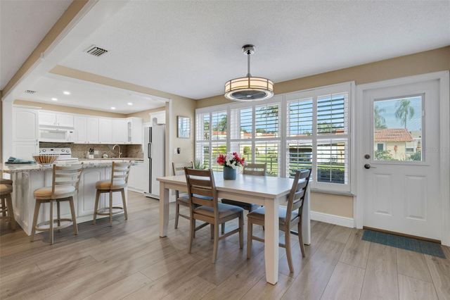 122 BUTTONWOOD CIRCLE 122, Seminole, FL 33777