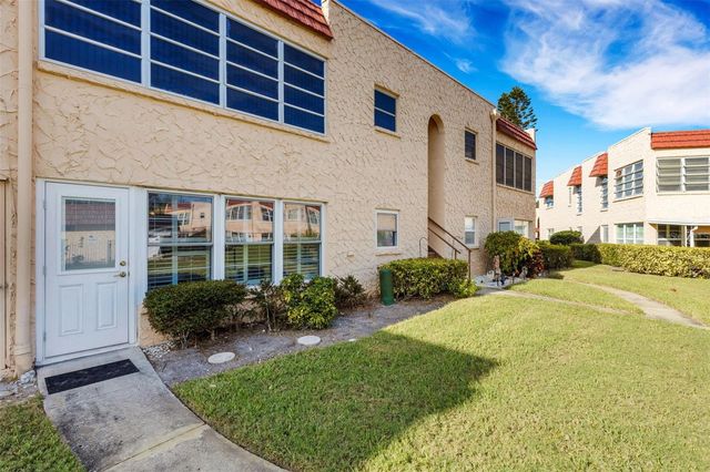 122 BUTTONWOOD CIRCLE 122, Seminole, FL 33777