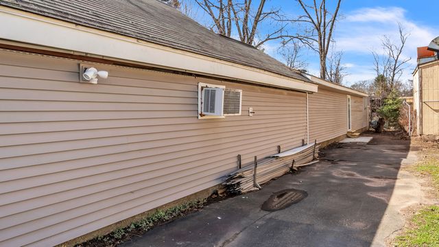 224 Hartford Turnpike, Tolland, CT 06084