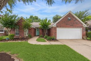 2317 Lord Nelson Drive, Seabrook, TX 77586