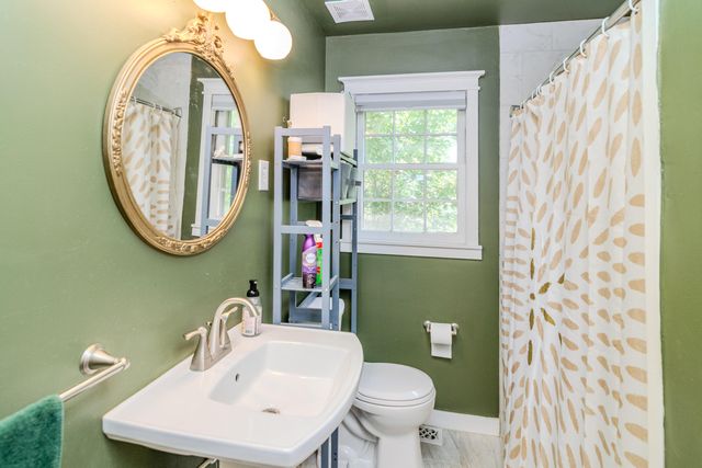 222 Wilson Downing Road, Lexington, KY 40517