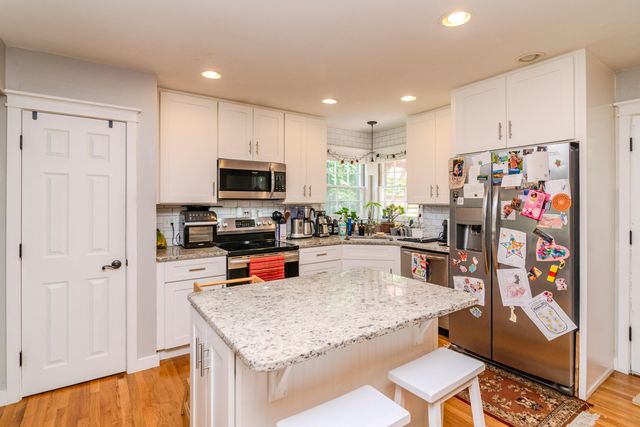 222 Wilson Downing Road, Lexington, KY 40517