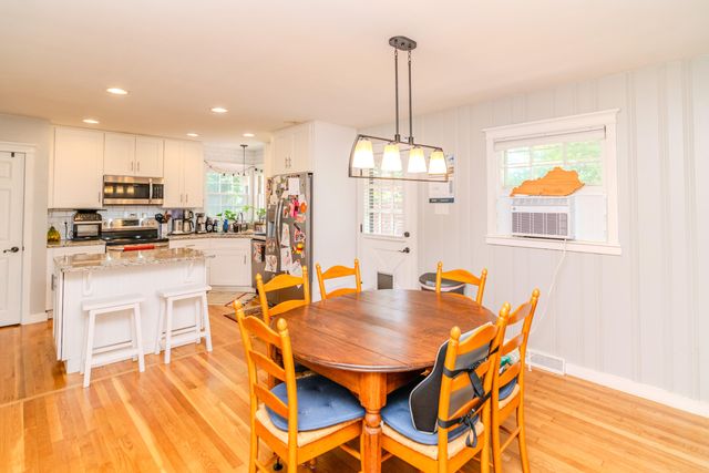 222 Wilson Downing Road, Lexington, KY 40517