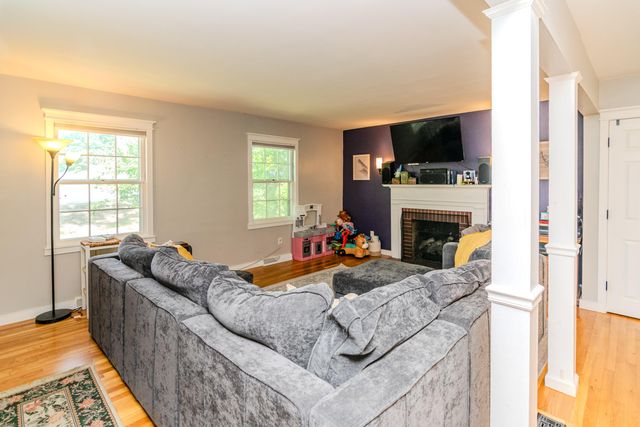 222 Wilson Downing Road, Lexington, KY 40517