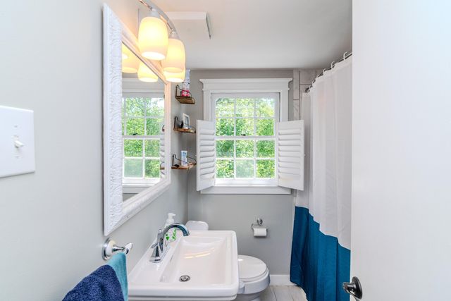 222 Wilson Downing Road, Lexington, KY 40517